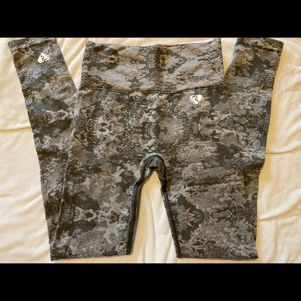 Women’s Best Camo Leggings